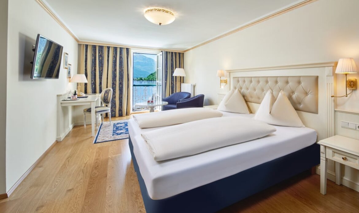 عطلةٌ على بحيرة تسل، غرفٌ فندقيةٌ ذات طابعٍ من الأريحية