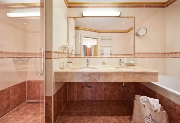 Luxurious lakeside hotel Salzburg region, Austria