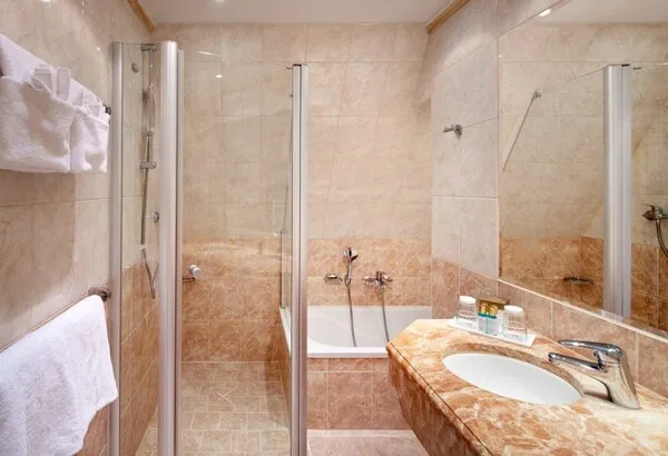 Hotel with lake-view Zell am See– our Junior-Suite