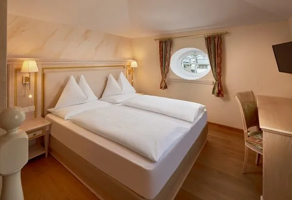 Hotel with lake-view Zell am See– our Junior-Suite