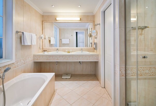 مكانُ إقامةٍ جميلٌ على بحيرة تسل لقضاء عطلتك الاستجمامية