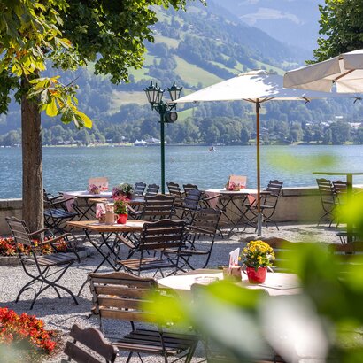 Pinzga Bräu; das Gasthaus in Zell am See mit Gastgarten