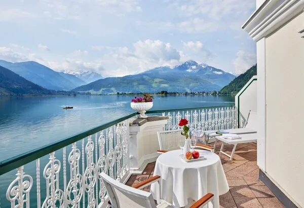 Exquisite hotel room in Zell am See ► lakeview & balcony