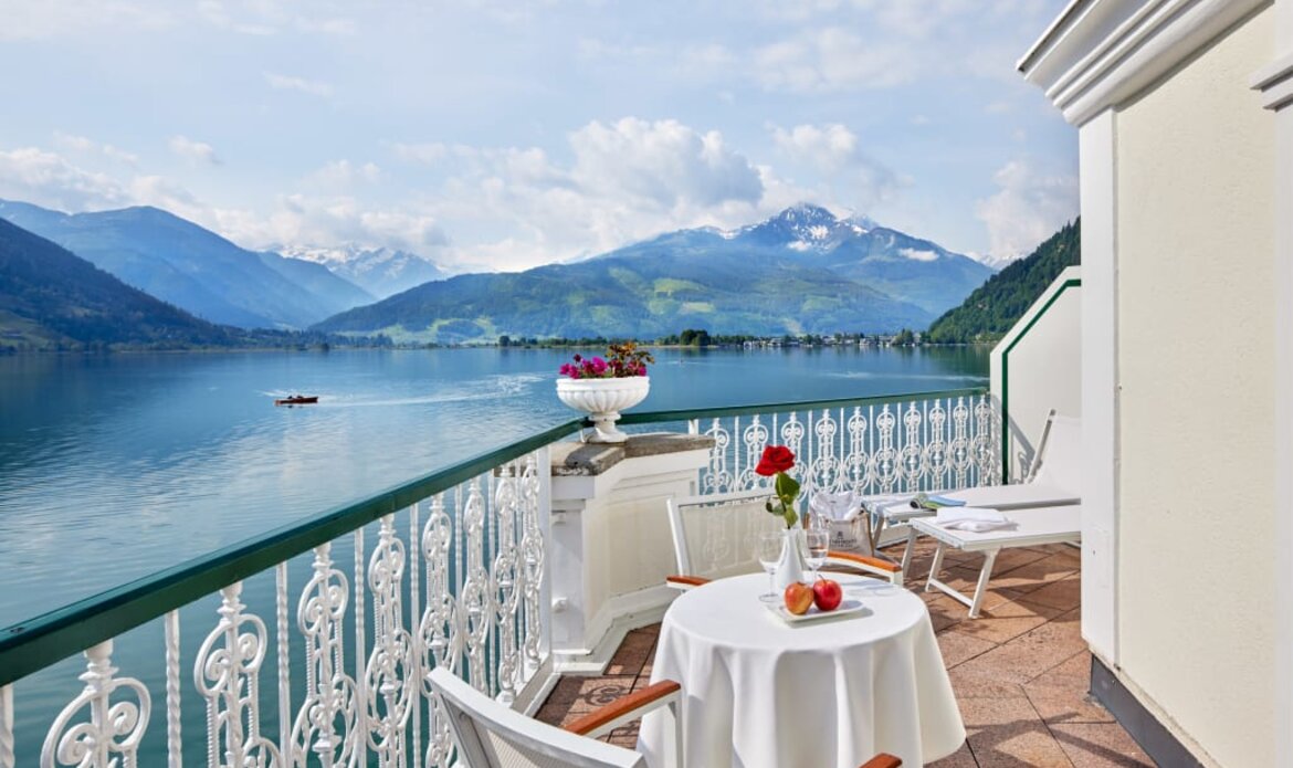 Exquisite hotel room in Zell am See ► lakeview & balcony